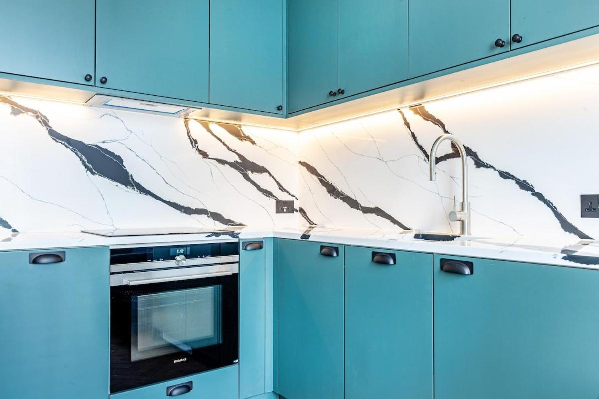 2 Bedroom Near Victoria Station - 3