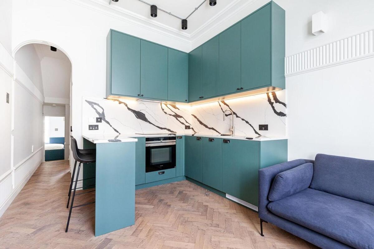2 Bedroom Near Victoria Station - 3 * Londra